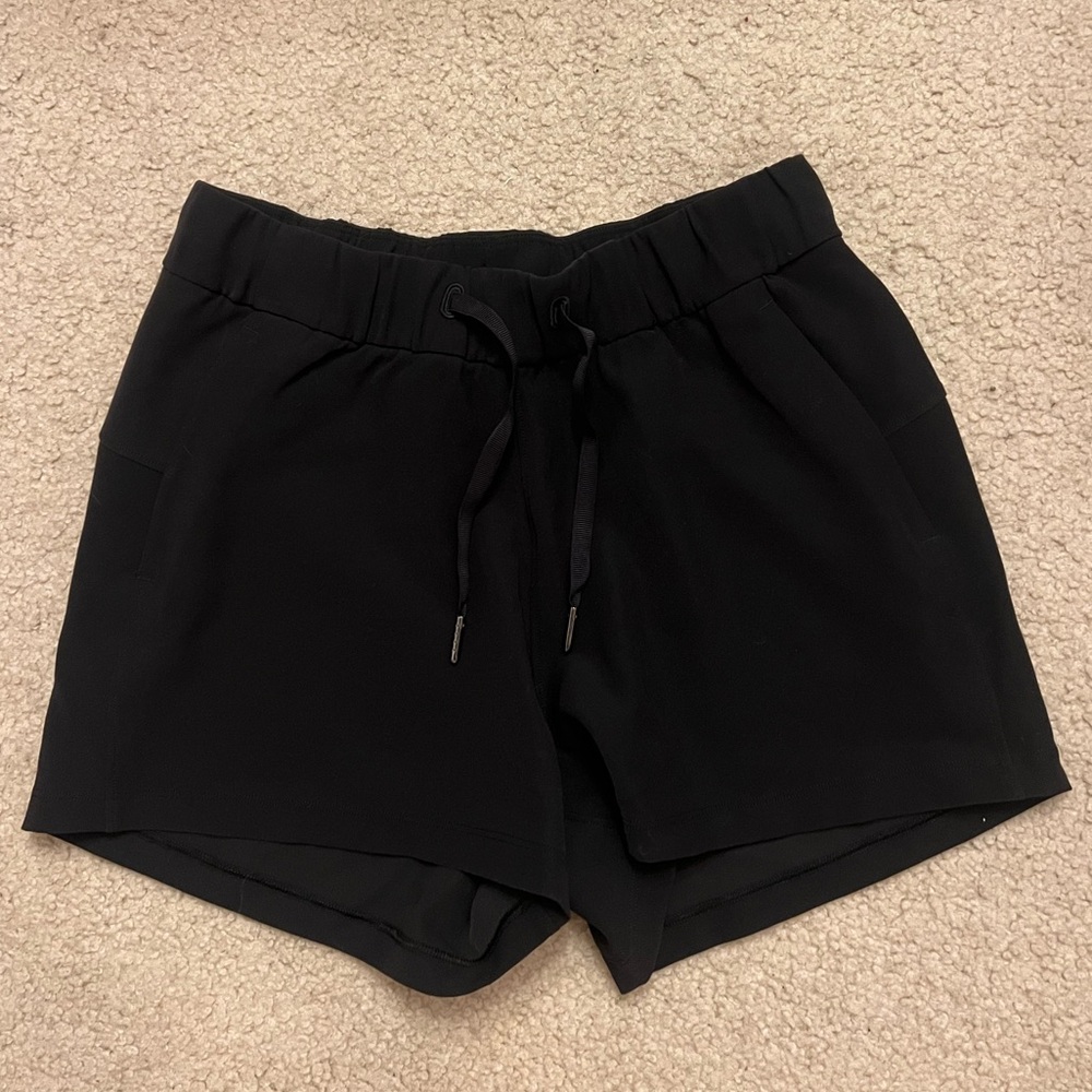 Lululemon women’s size 4 black running/athletic shorts